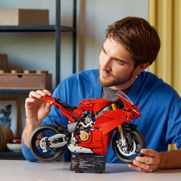 Lego Technic 42202 Ducati Panigale V4 S Motor - Afbeelding 4